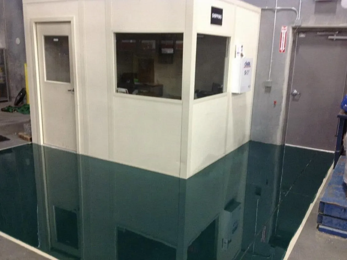 Green coated food-plant floor with an integral cove base
