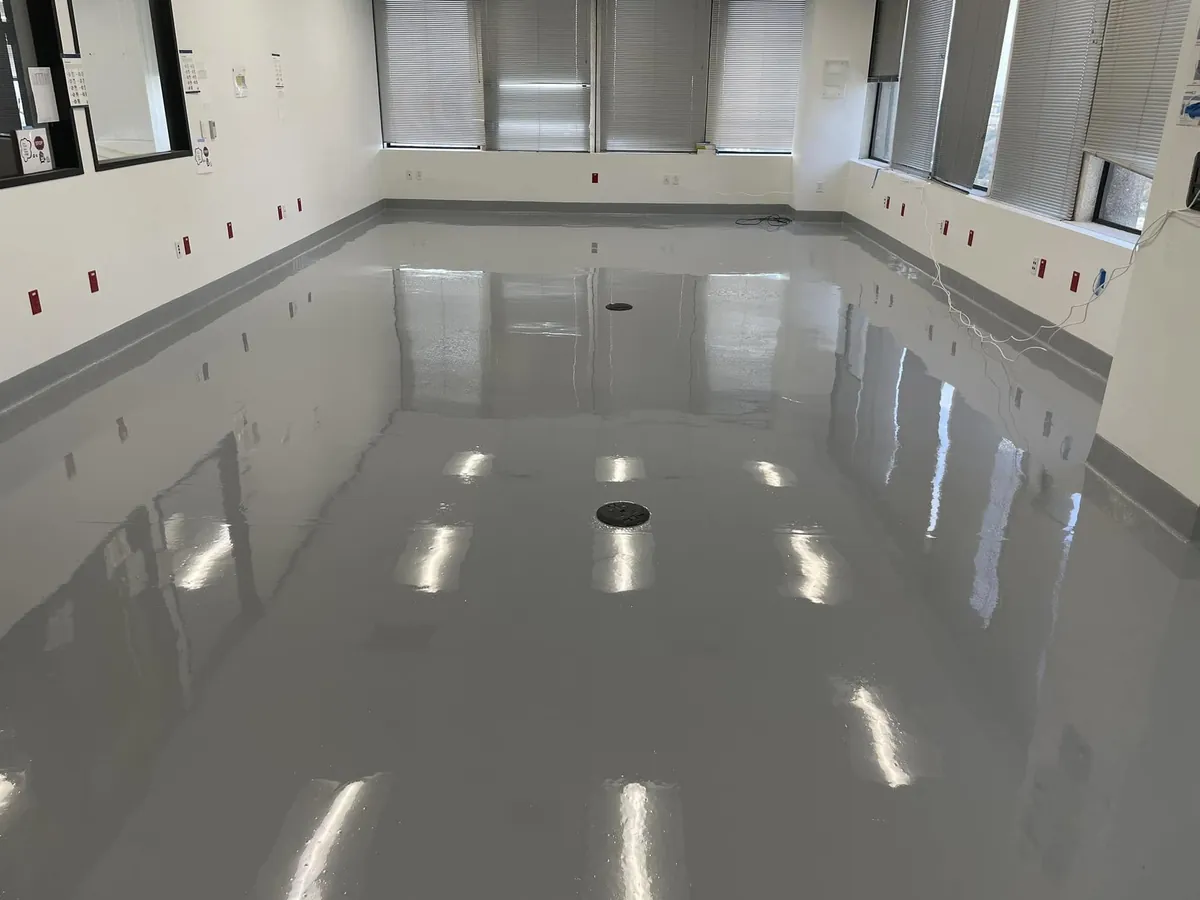 Seamless gray coated laboratory floor at the Houston Forensic Science Center